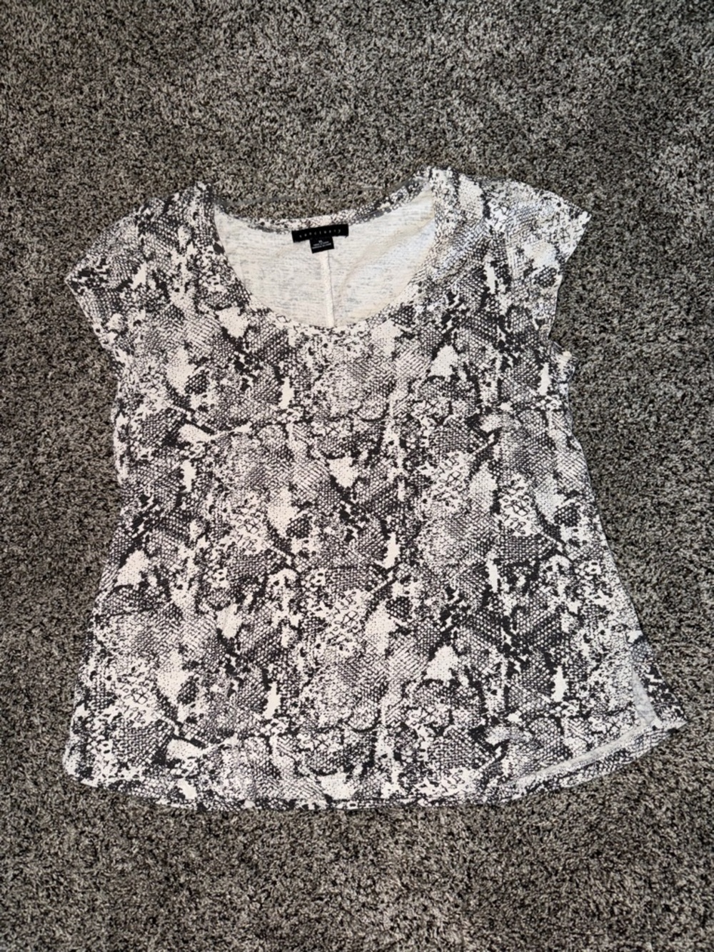 Sanctuary Black & White Snake Print Scoop Neck Tee